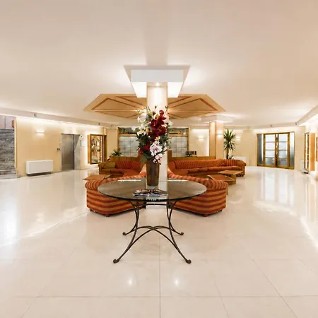 Hotel Phi