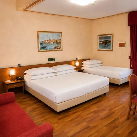 Phi Hotel 4*