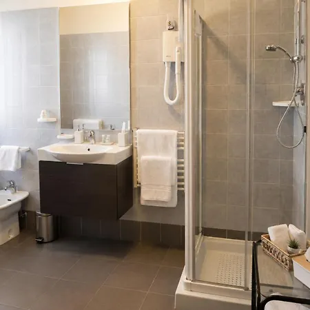 Hotel Phi 4*