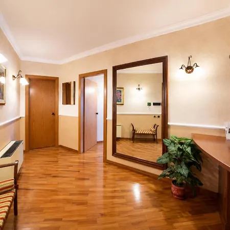 Hotel Phi